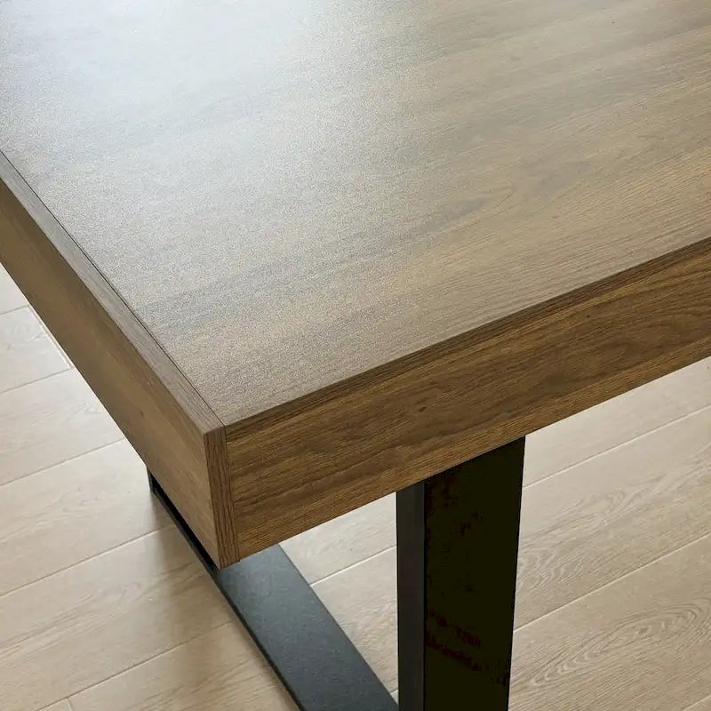 Table de salle à manger extensible polyvalente pour les grandes réceptions, améliorant l'expérience culinaire