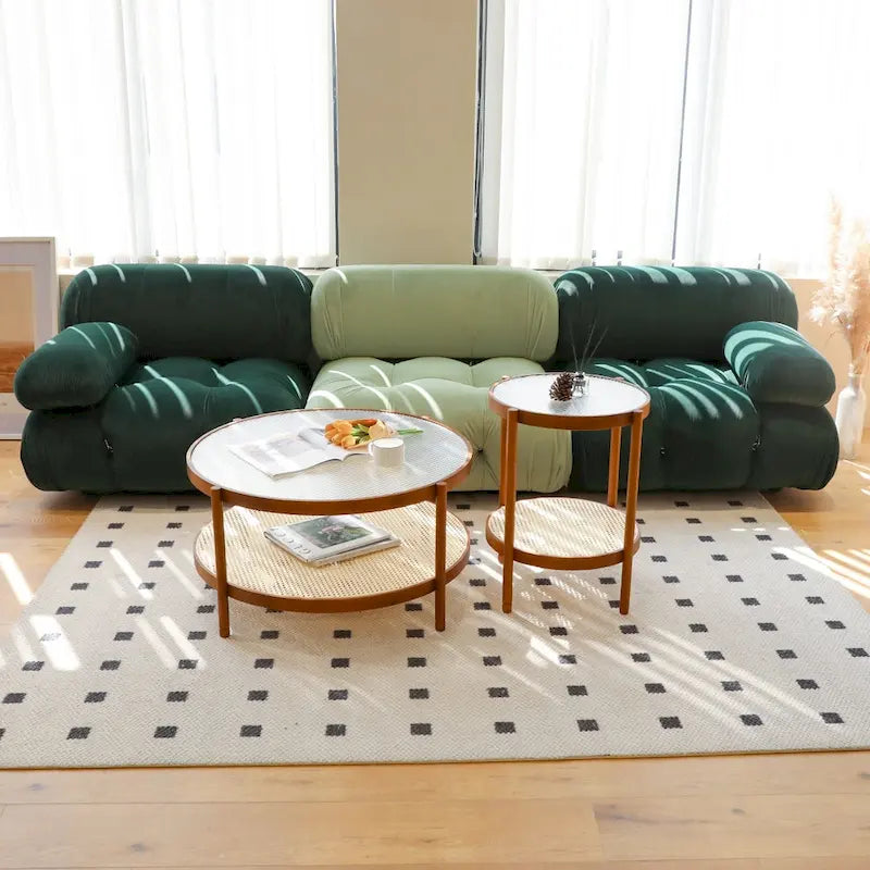 Ensemble table basse de ferme moderne, tables gigognes rondes en bois et tables d'appoint.