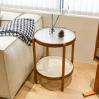 Ensemble table basse de ferme moderne, tables gigognes rondes en bois et tables d'appoint.